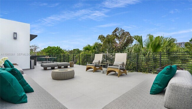 Building Photo - 3075 Mary St