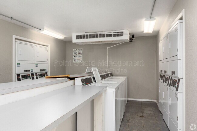 Building Photo - 4538 W Kiest Blvd