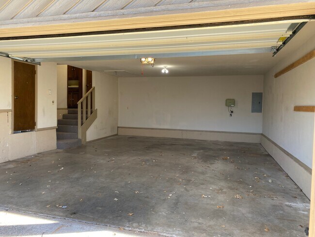 Building Photo - 2504 Tredington Way