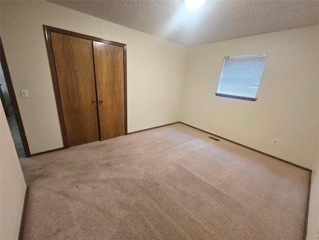 Building Photo - 1212 Kingston Ct