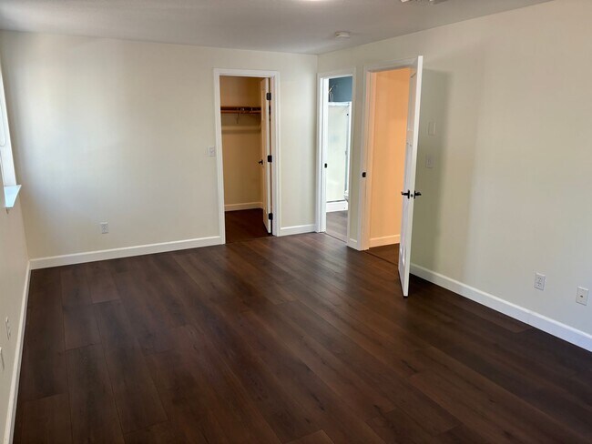 Building Photo - 4 Bed Home 20 Minutes From Mt. Bachelor