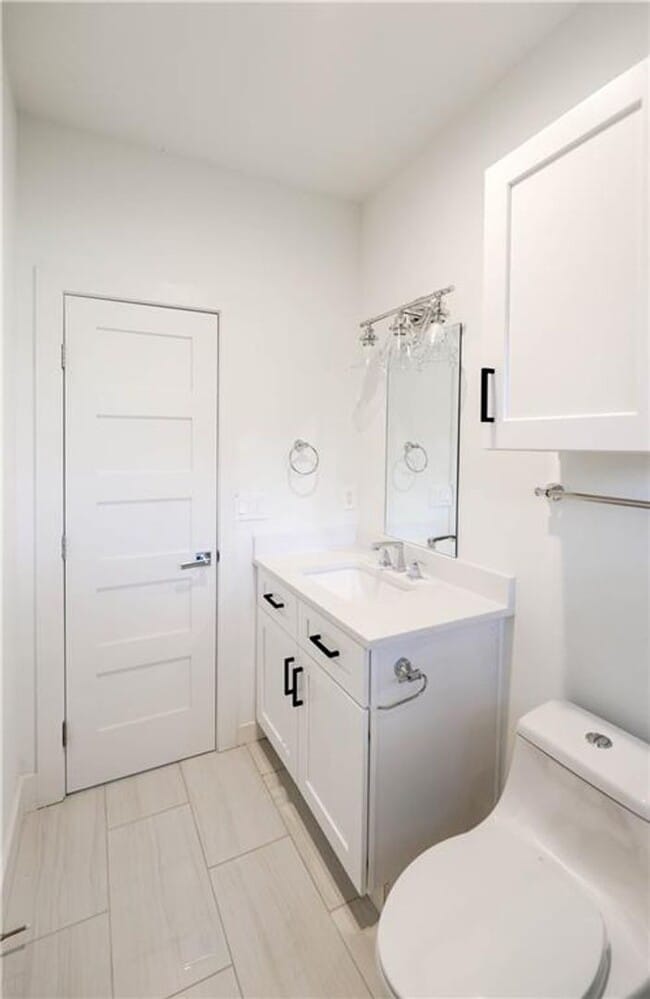 Building Photo - 8 Bedrooms 8 Baths Pre-leasing Now for 202...