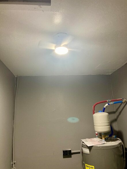 Building Photo - 901 Avenue E