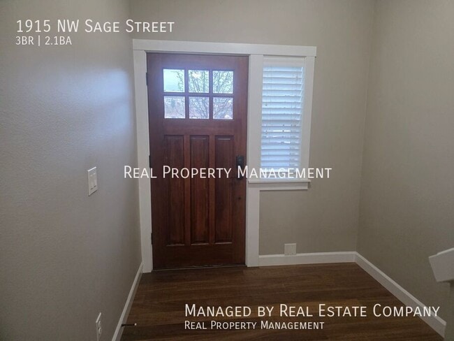 Building Photo - 1915 NW Sage St