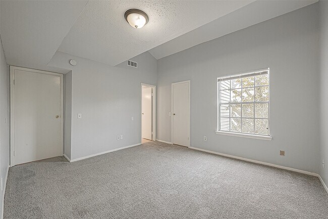 Building Photo - 9809 Richmond Ave.