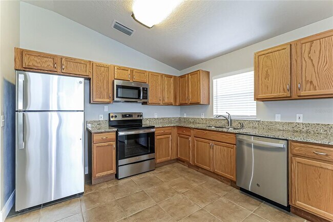 Building Photo - 319 Erie Ct