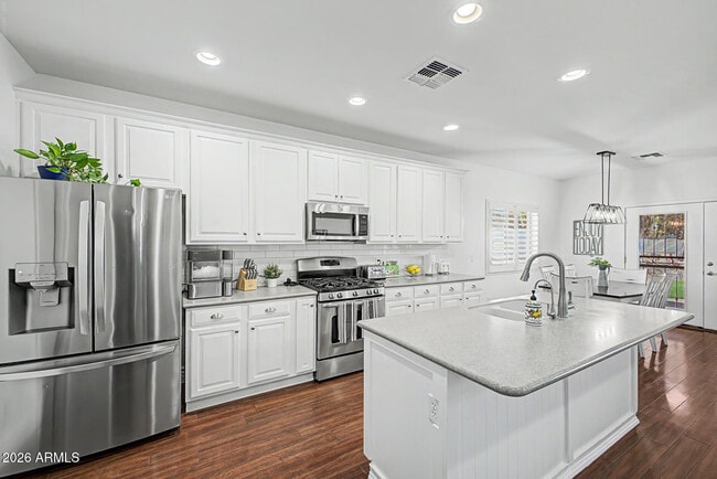 Building Photo - 4203 E Los Altos Rd