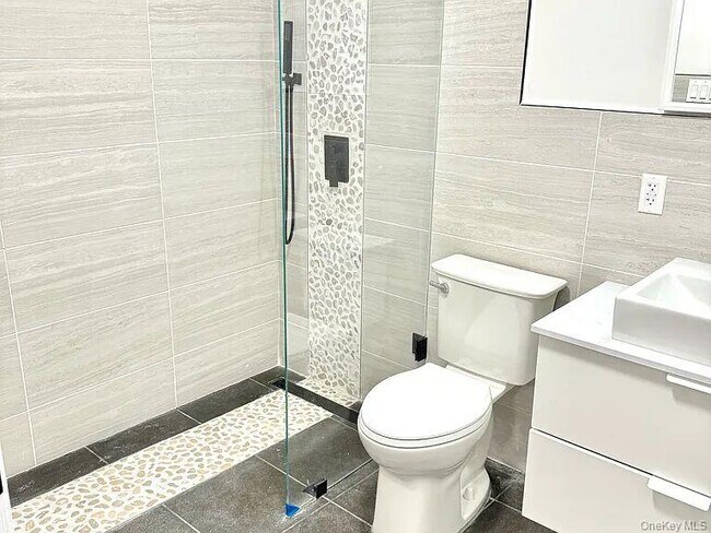 Building Photo - 132-22 41st Rd