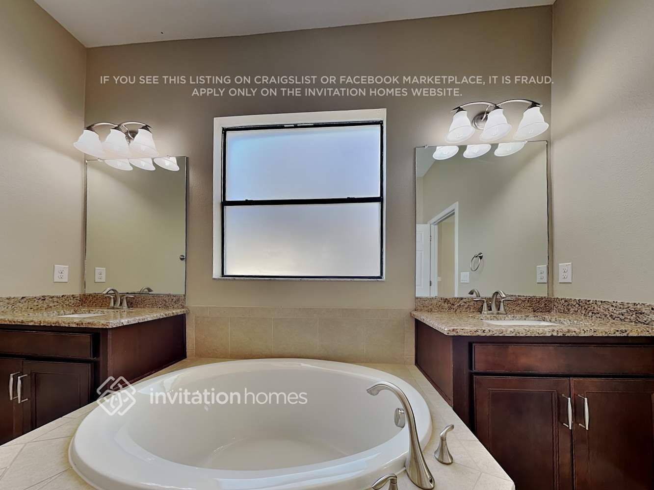 Building Photo - 1892 Tonka Terrace