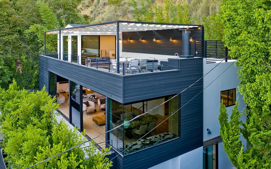 Building Photo - 2164 Sunset Plaza Dr