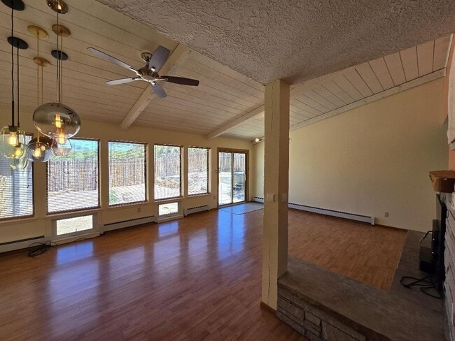 Building Photo - 2203 Vela St