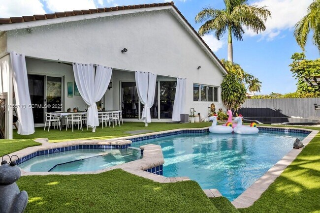 Building Photo - 205 N 31st Ave