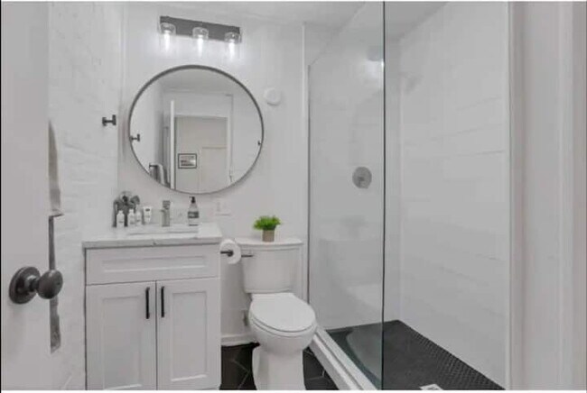 Building Photo - The Artist's Apt. | 1BR | Short North | +Parking