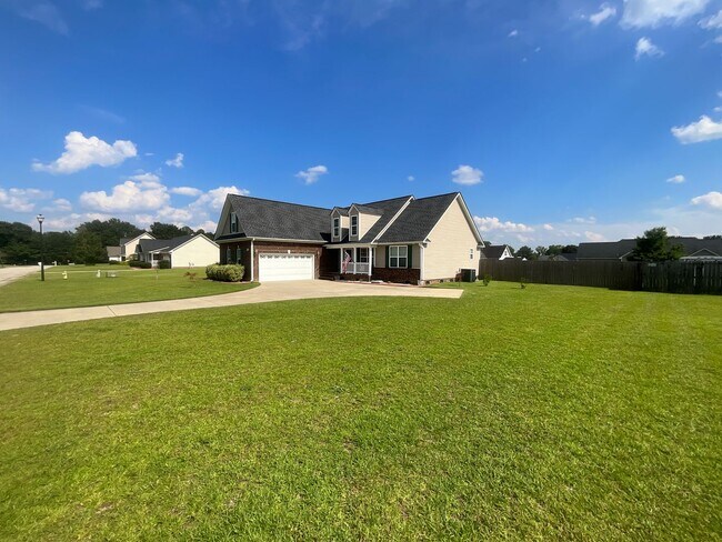 Building Photo - 223 Victory Dr