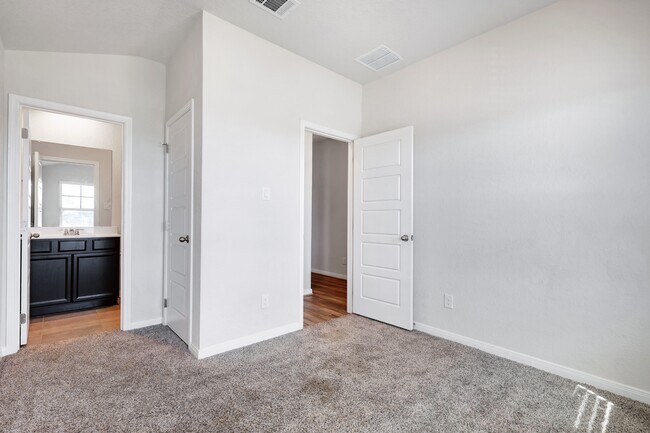 Building Photo - 3168 Junction Bay