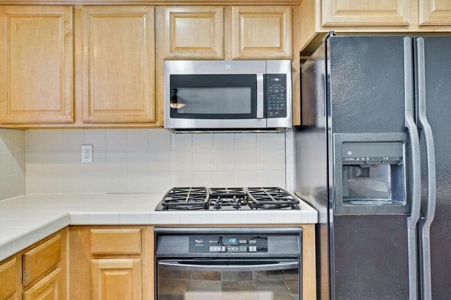 Building Photo - 3013 Goodacre Ct