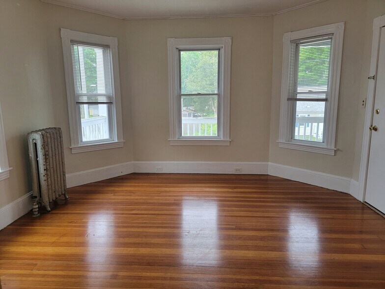 Living room - 15 Starkey Ave