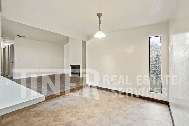 Building Photo - 9282 Corinthian Cir