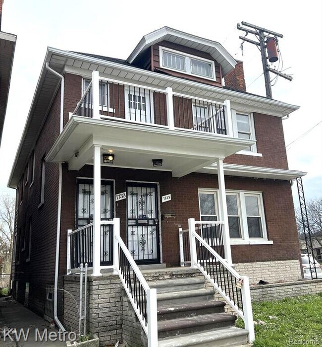 Primary Photo - 1735 Clairmount Ave