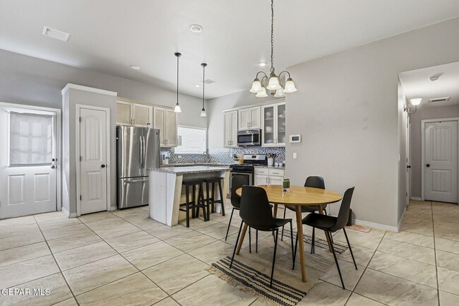 Building Photo - 3853 Loma Brisa Dr