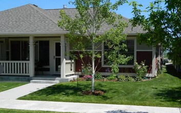 Building Photo - Beautiful 3 Bedroom Condo