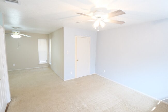 Building Photo - 22311 Fincastle Dr