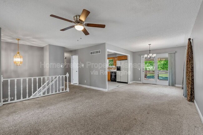 Building Photo - 33 Pershing Lake Dr