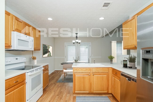 Building Photo - 155 Silver Fox Trail