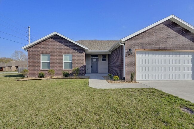 Building Photo - New 3 bedroom 2 bathroom