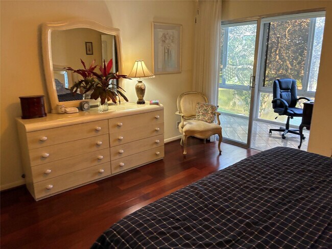 Building Photo - 2304 Lucaya Ln