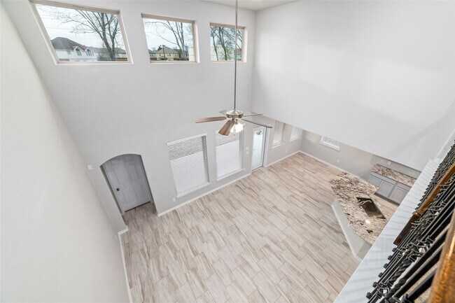 Building Photo - 4919 Vly White Oak Ln