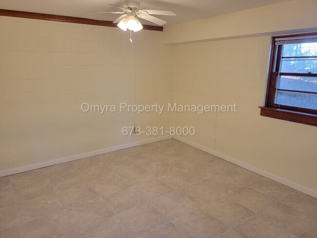 Building Photo - Charming 4 Bedroom Home in Brookhaven!