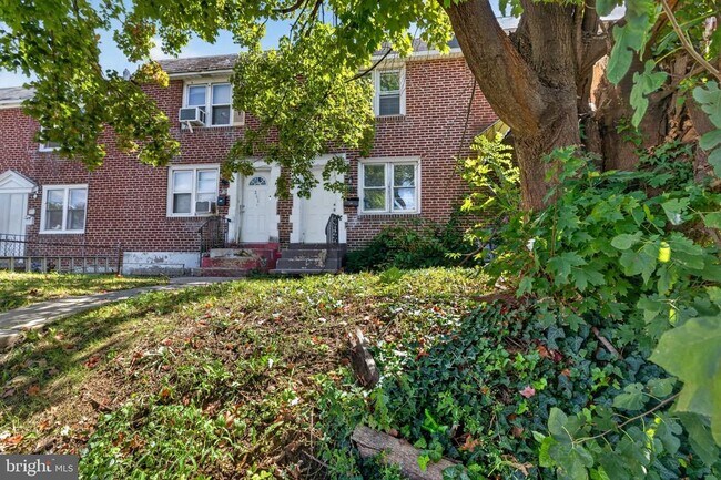 Building Photo - 243 W 22nd St