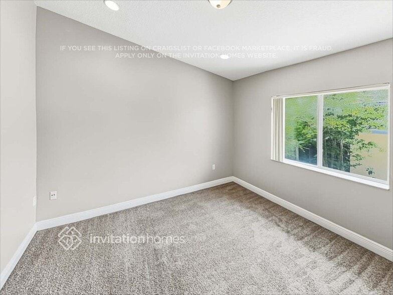 Building Photo - 4942 SW 66th Terrace