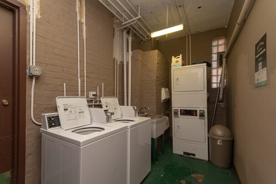 Building Photo - 2832 N Burling