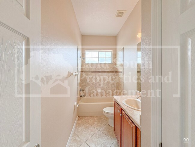 Building Photo - 1762 Altavista Cir
