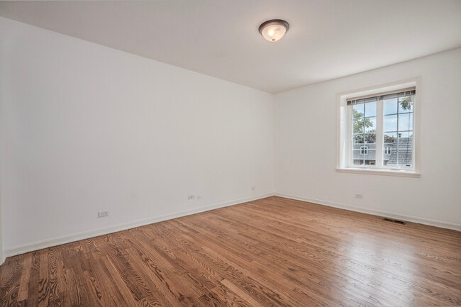 Building Photo - 3036 Highland Ave