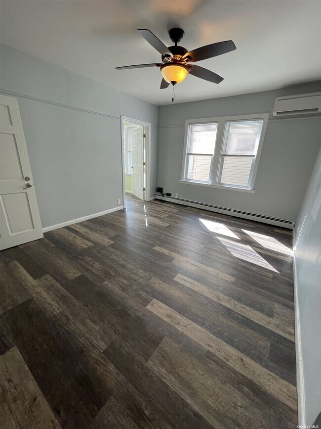 Building Photo - 239-15 88th Ave