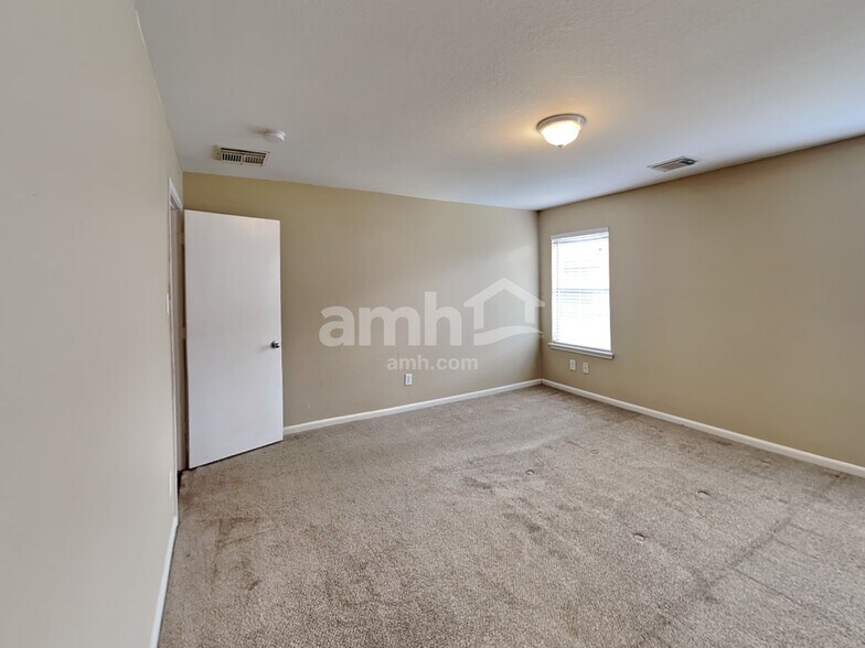 Building Photo - 4818 Bentonite Blvd