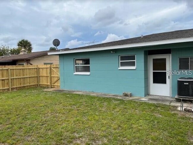 Building Photo - 3697 59th Way N