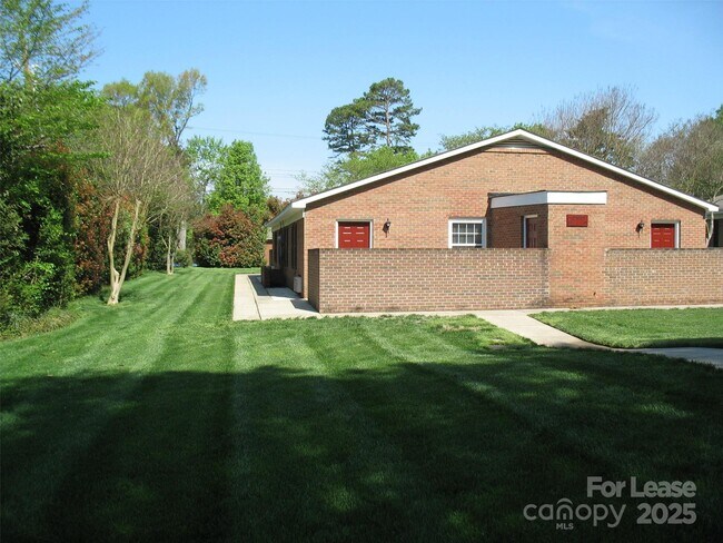 Building Photo - 1300 Lomax Ave