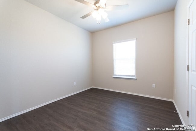 Building Photo - Luxury 3/2 Duplex in Seguin (Navarro ISD)