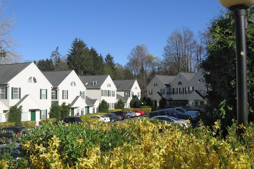 Building Photo - Eastgate Apartments