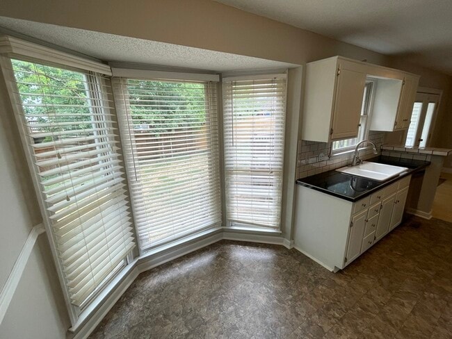 Building Photo - South Nashville off Nolensville Rd close t...