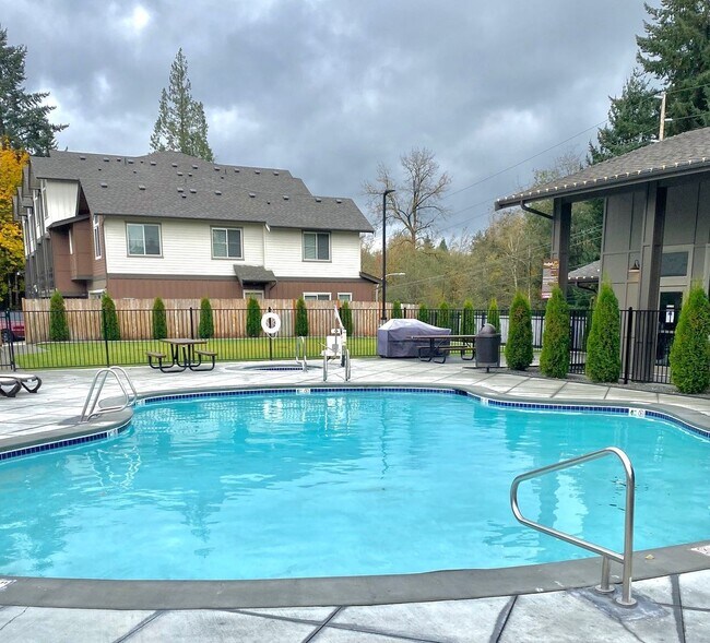 Building Photo - Rare Find! Top-Floor 2BR/1BA with Upgraded...