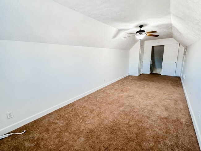 Building Photo - 141 Hazelnut Cir