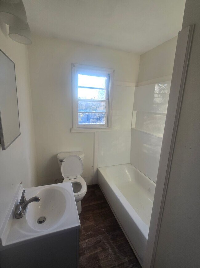 Building Photo - Spacious and affordable