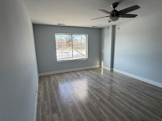 Building Photo - 6S018 Steeple Run Dr