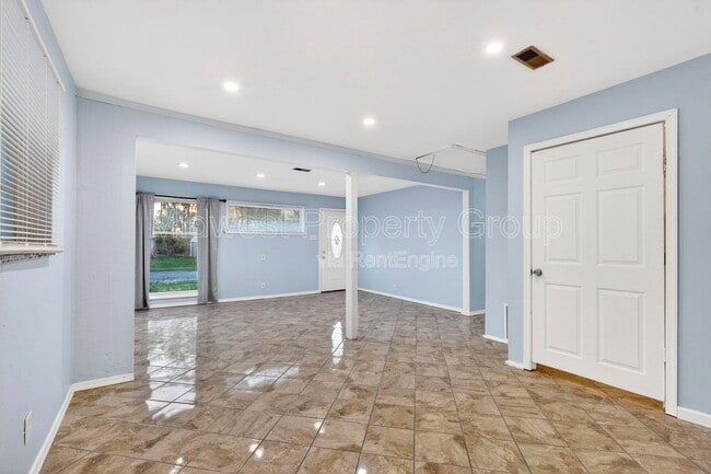 Building Photo - 5520 Holborn Dr