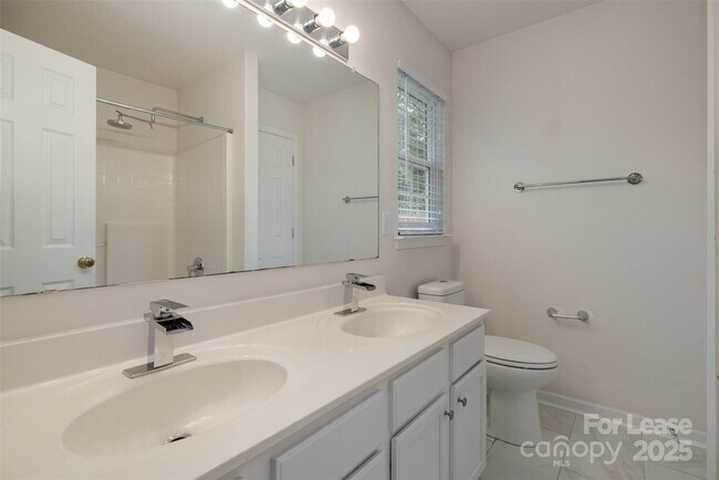 Building Photo - 8424 Angwin Pl
